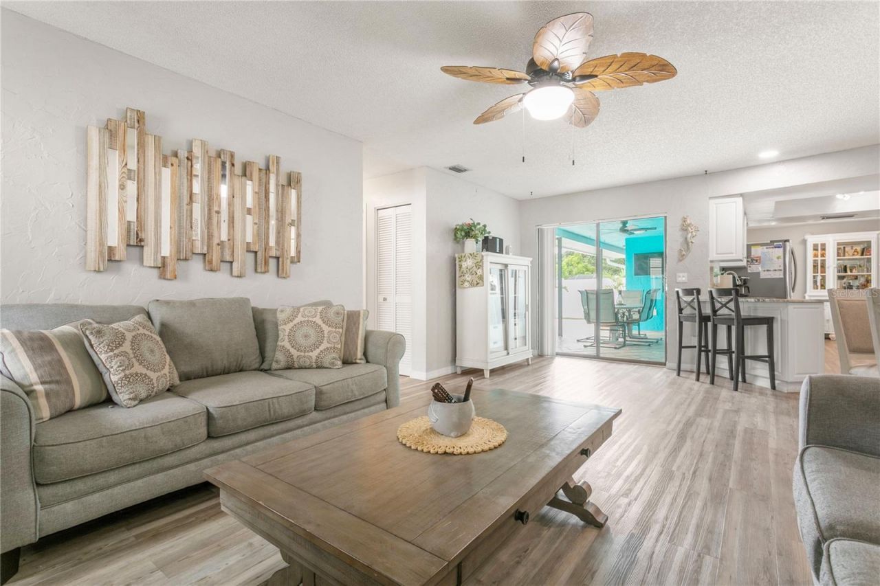 914 Plum Tree Lane, Sarasota, FL 34243 Photo