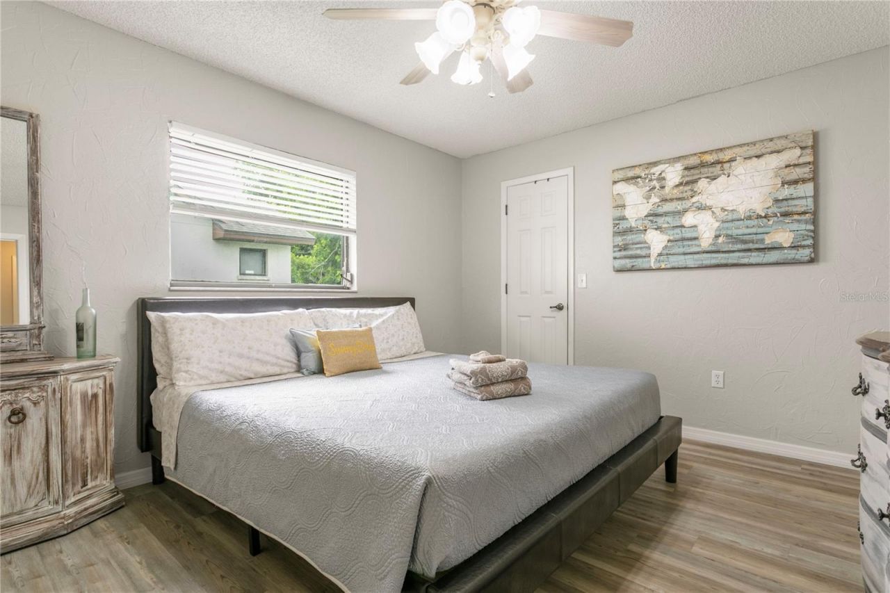 914 Plum Tree Lane, Sarasota, FL 34243 Photo