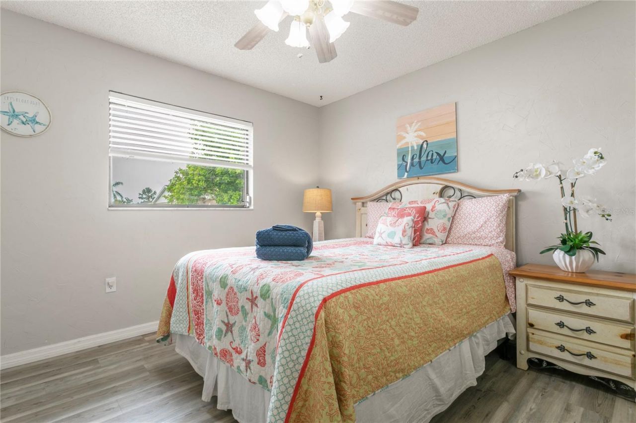 914 Plum Tree Lane, Sarasota, FL 34243 Photo