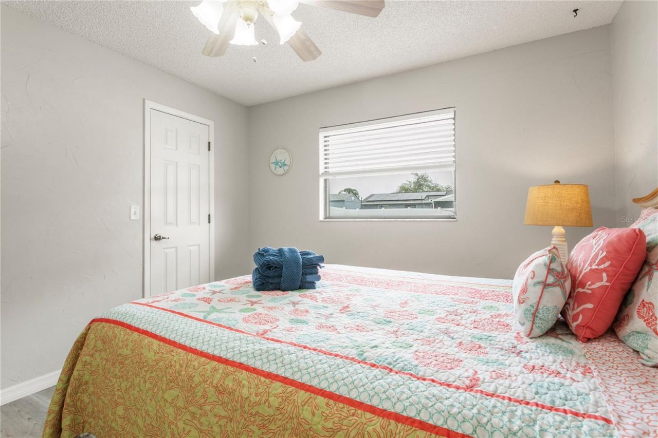 914 Plum Tree Lane, Sarasota, FL 34243 Photo