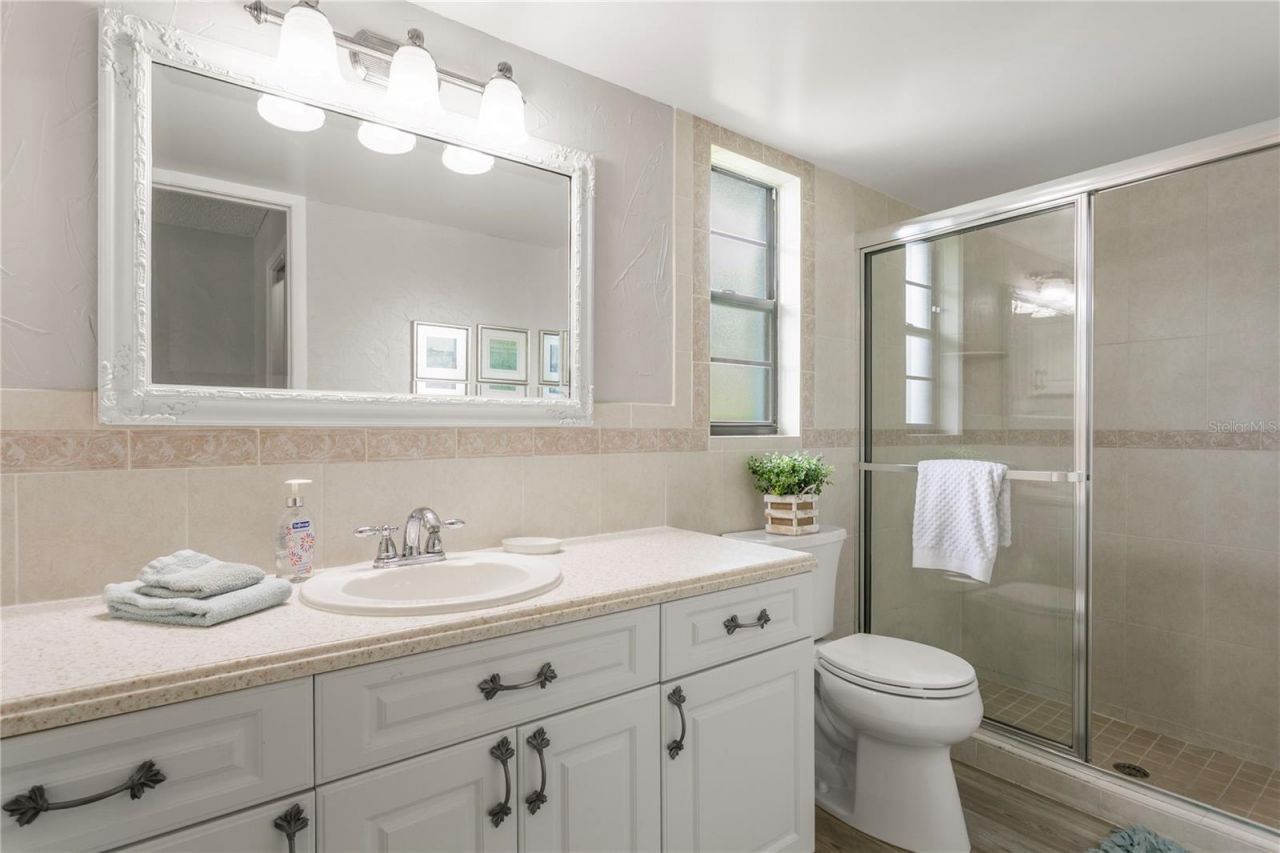 914 Plum Tree Lane, Sarasota, FL 34243 Photo