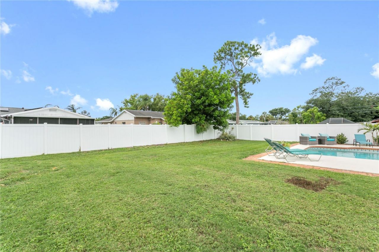 914 Plum Tree Lane, Sarasota, FL 34243 Photo