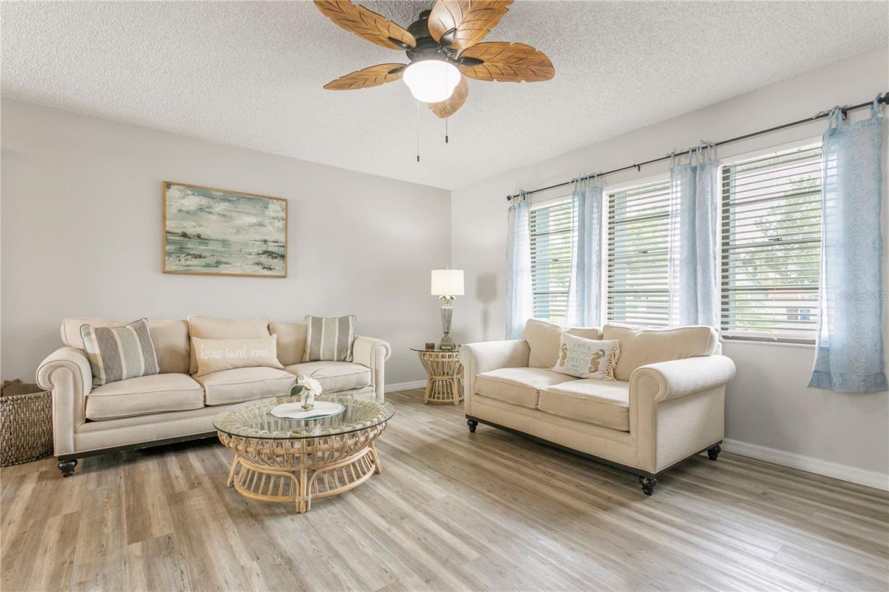 914 Plum Tree Lane, Sarasota, FL 34243 Photo