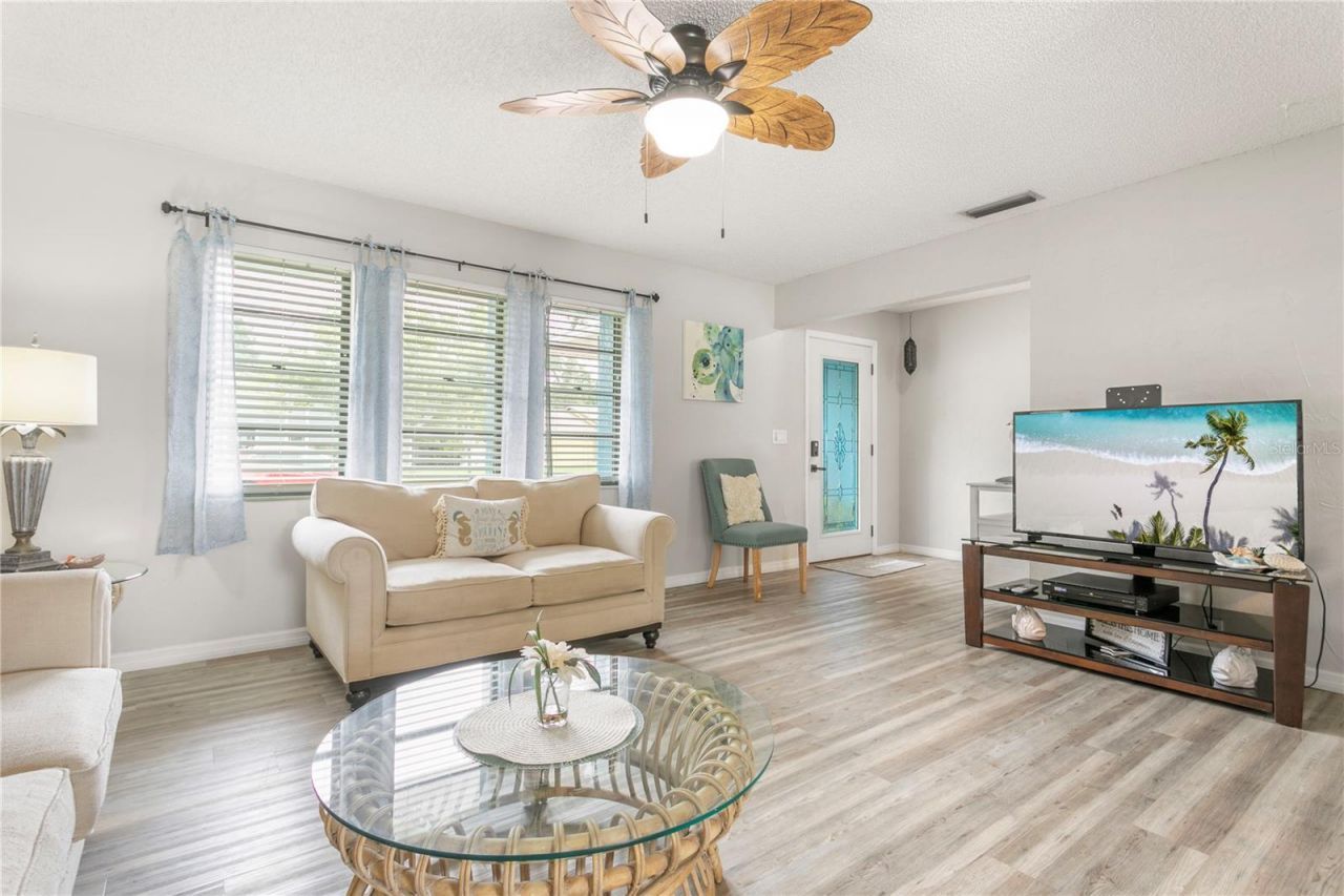 914 Plum Tree Lane, Sarasota, FL 34243 Photo