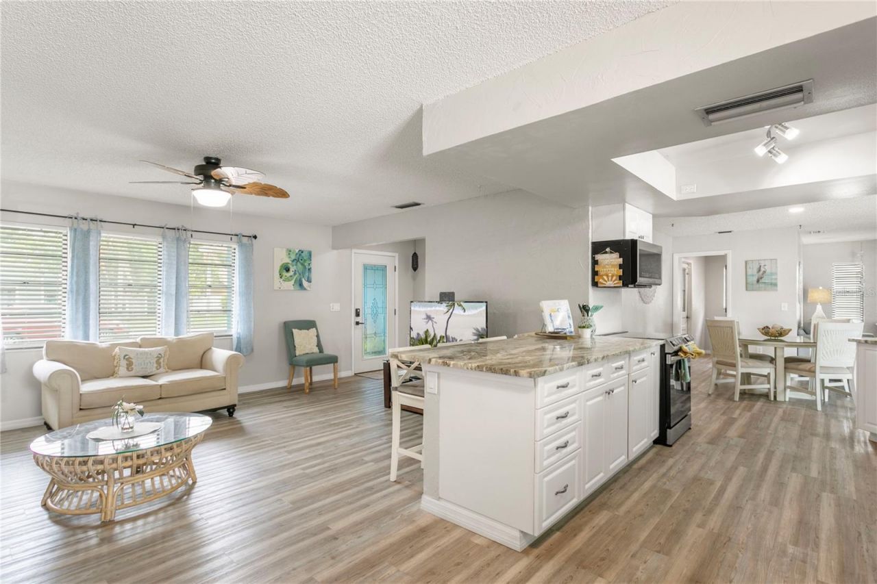 914 Plum Tree Lane, Sarasota, FL 34243 Photo