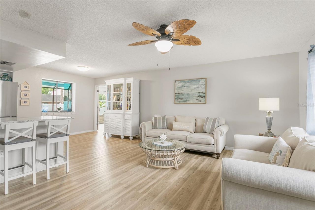 914 Plum Tree Lane, Sarasota, FL 34243 Photo