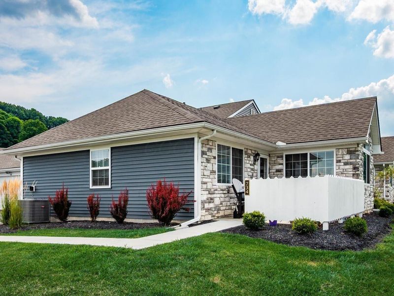 734 Whitetail Loop , Newark, OH 43055 Photo 2