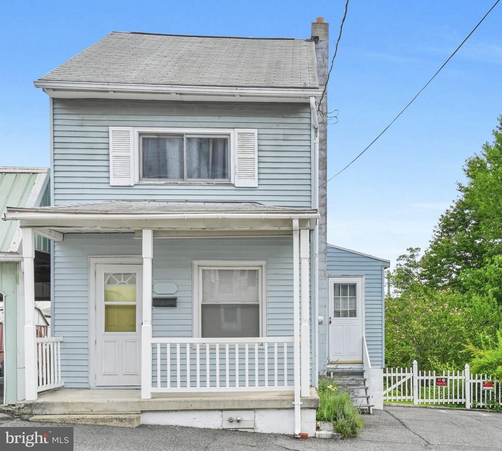 135 137 BROAD STREET, SAINT CLAIR, PA 17970