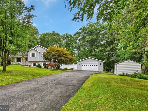 696 PINE HILL ROAD, ANDREAS, PA 18211