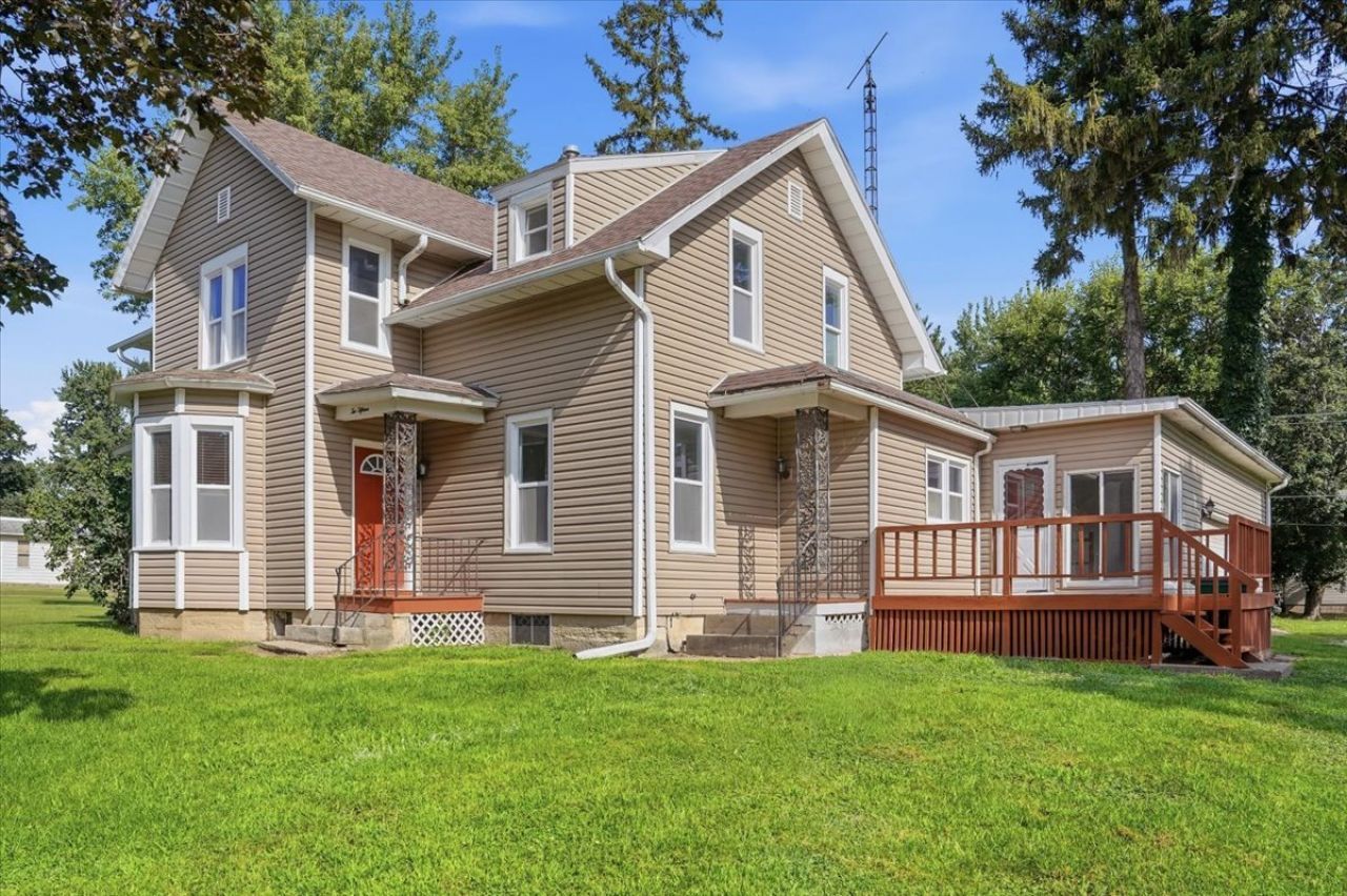 215 W Lincoln Highway, Franklin Grove, IL 61031 Main Photo