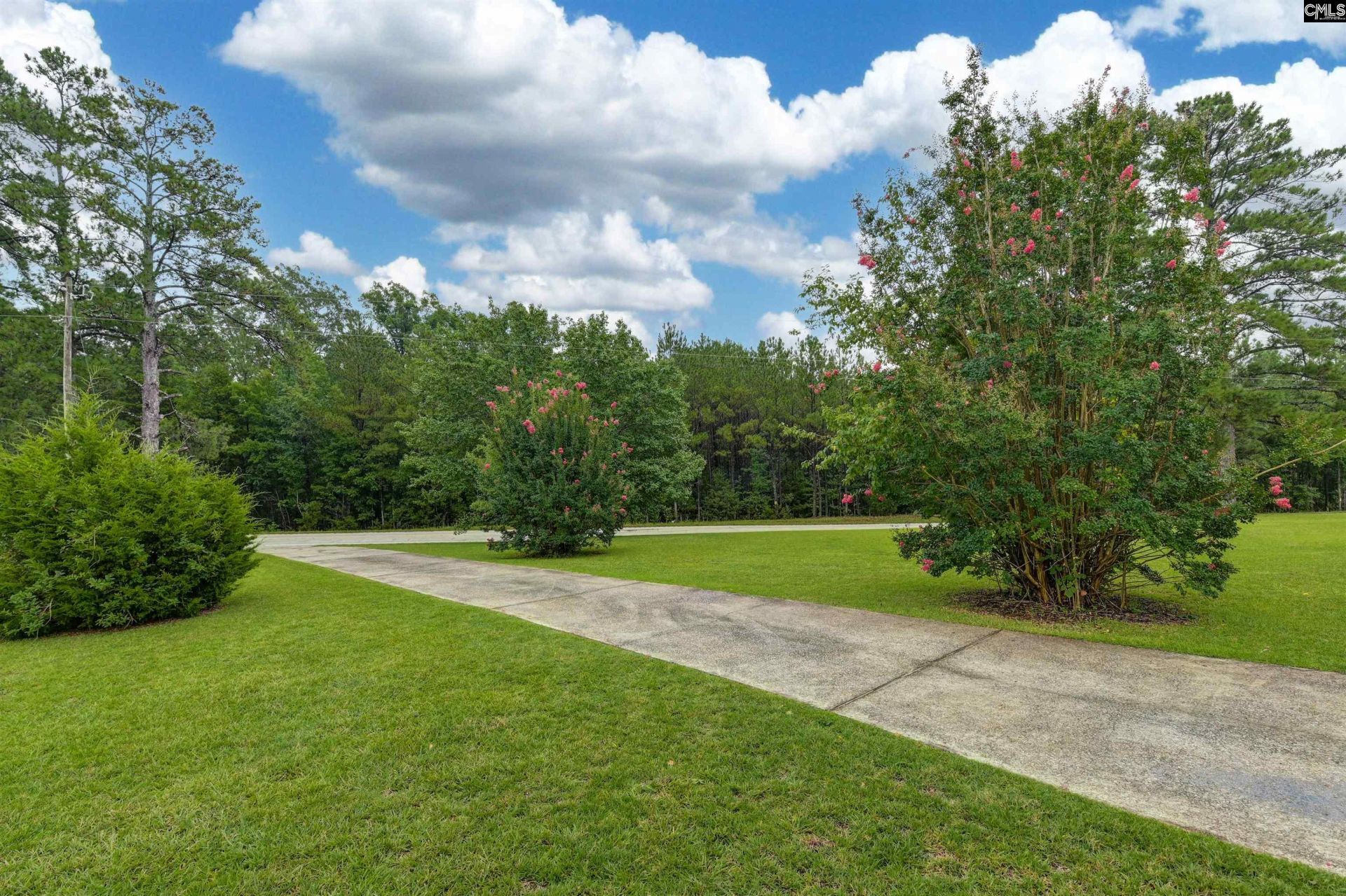 5463 Wheeland Road Photo 4