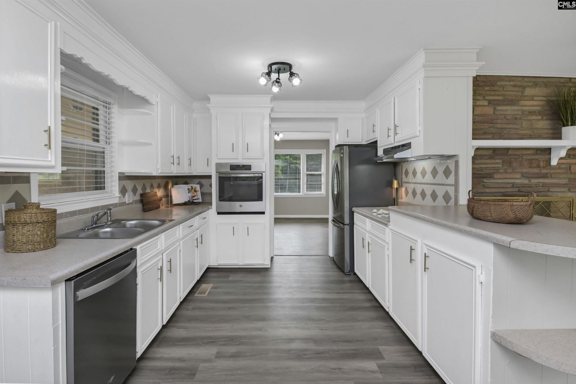 5463 Wheeland Road Photo 8