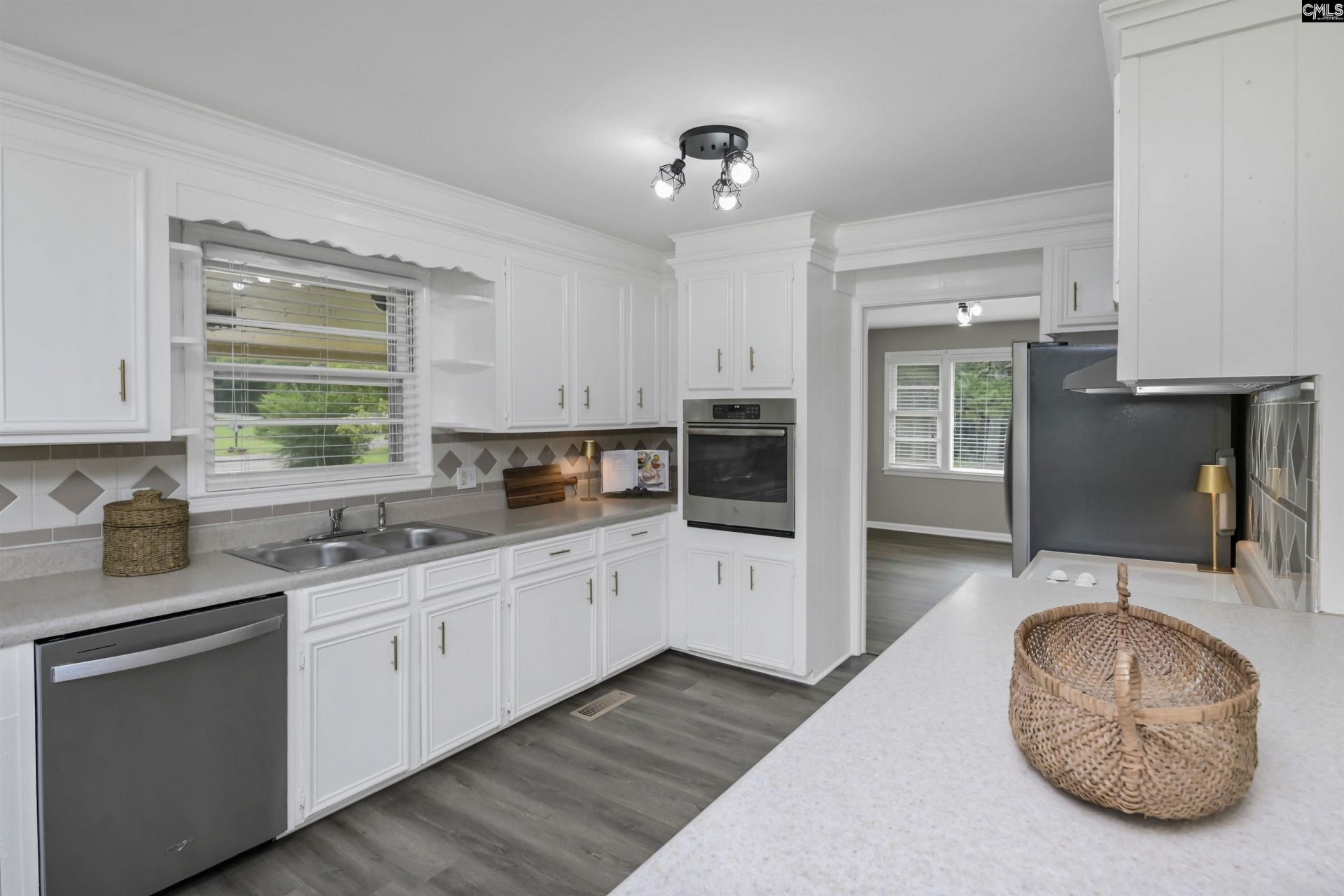 5463 Wheeland Road Photo 9