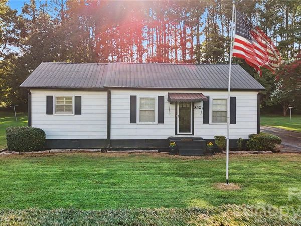 832 Baker Street , Statesville, NC 28677