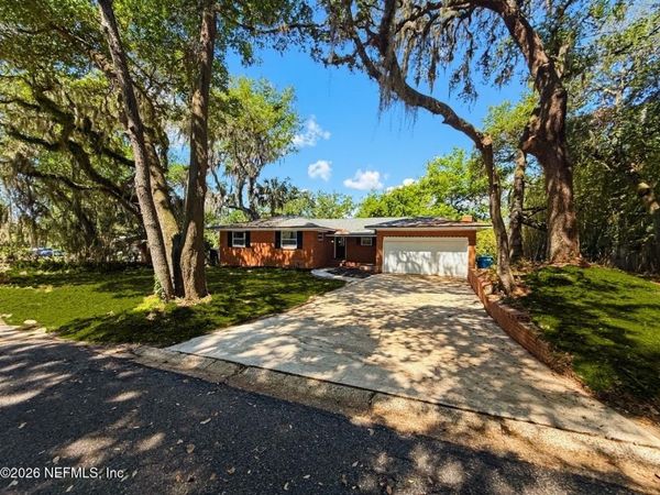 10135 LAKEVIEW Road W, Jacksonville, FL 32225