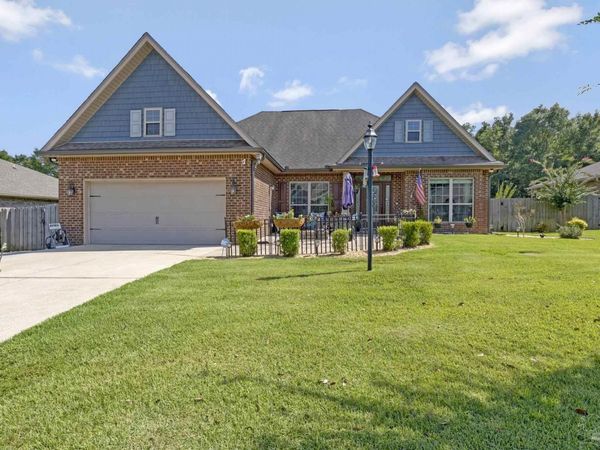 6771 Cotter Dr, Milton, FL 32570