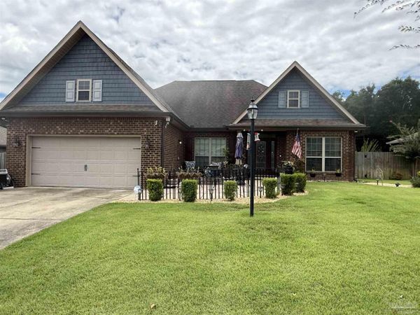 6771 Cotter Dr, Milton, FL 32570