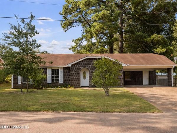 2853 Pine Circle Drive, Pearl, MS 39208