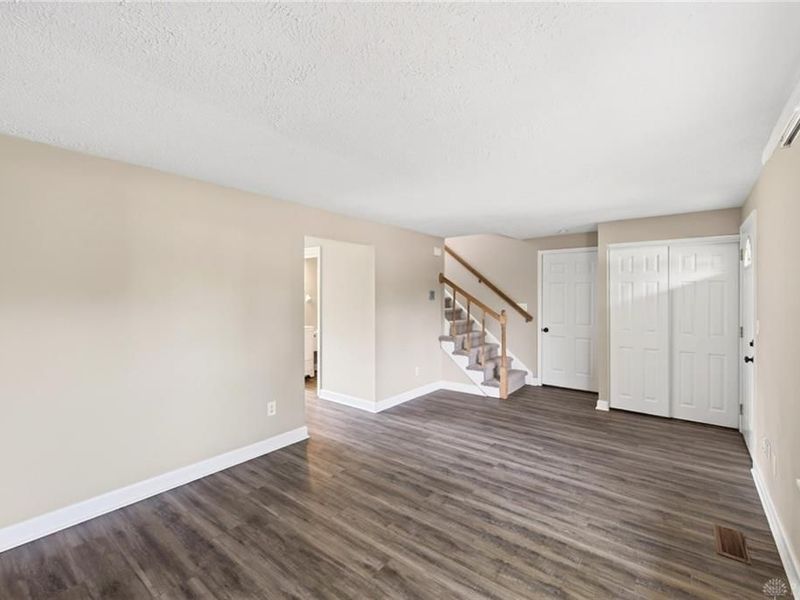 7920 Timber Hill Drive, Dayton, OH 45424 Photo 9