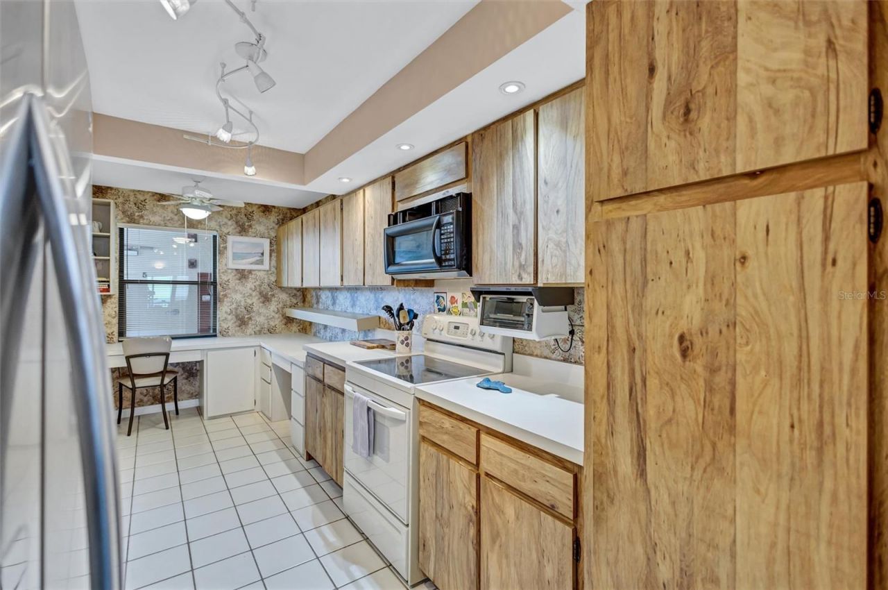 420 Beach Road, Unit 508, Sarasota, FL 34242 Photo