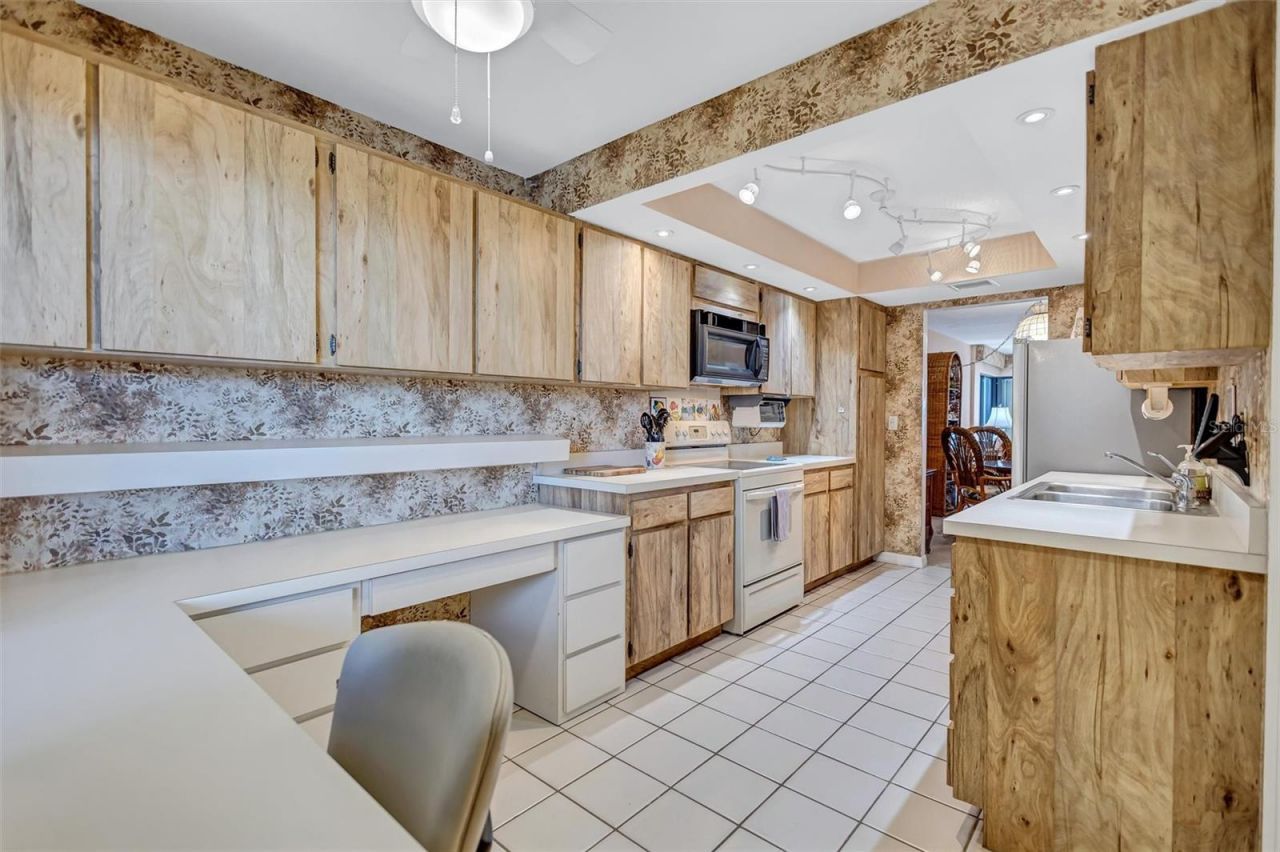420 Beach Road, Unit 508, Sarasota, FL 34242 Photo