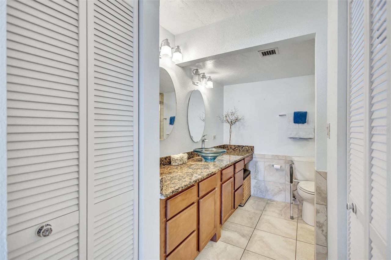 420 Beach Road, Unit 508, Sarasota, FL 34242 Photo