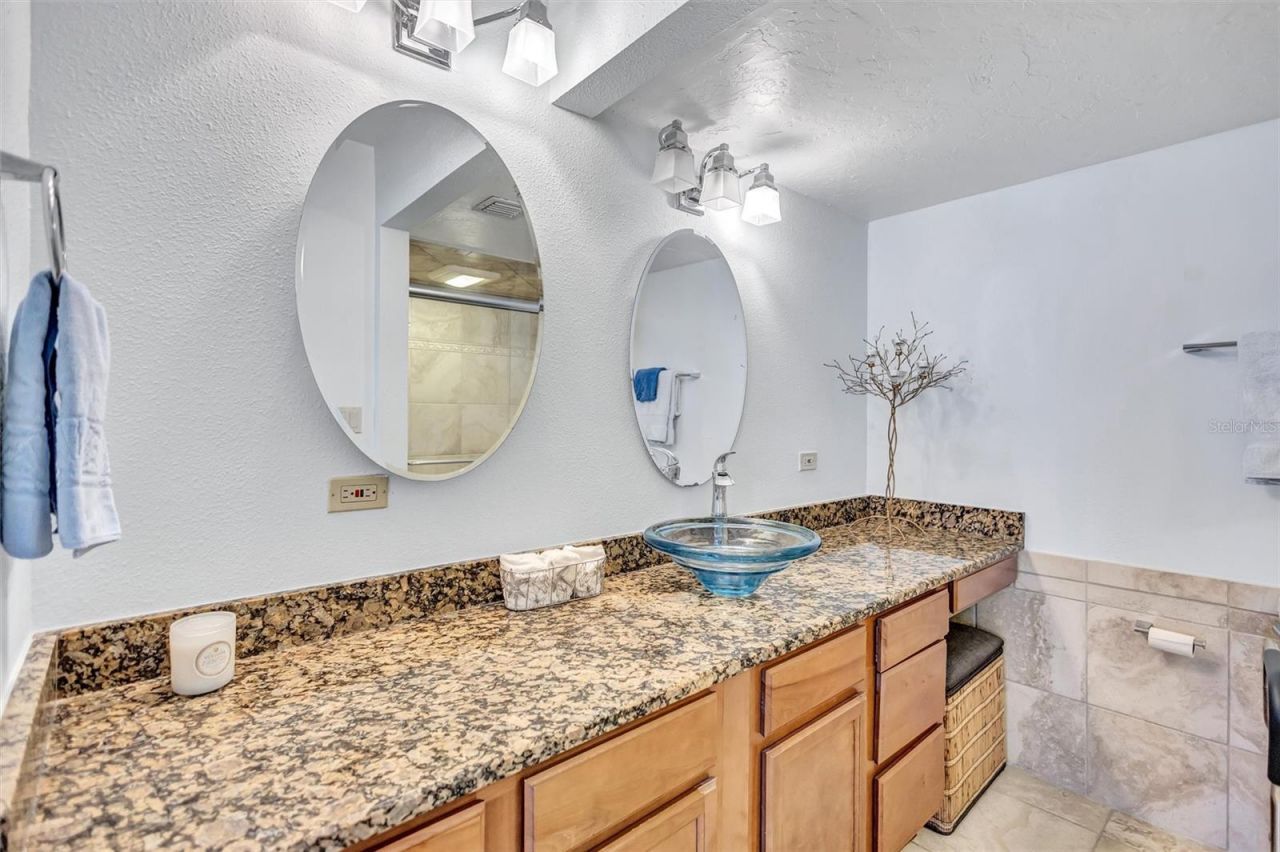 420 Beach Road, Unit 508, Sarasota, FL 34242 Photo