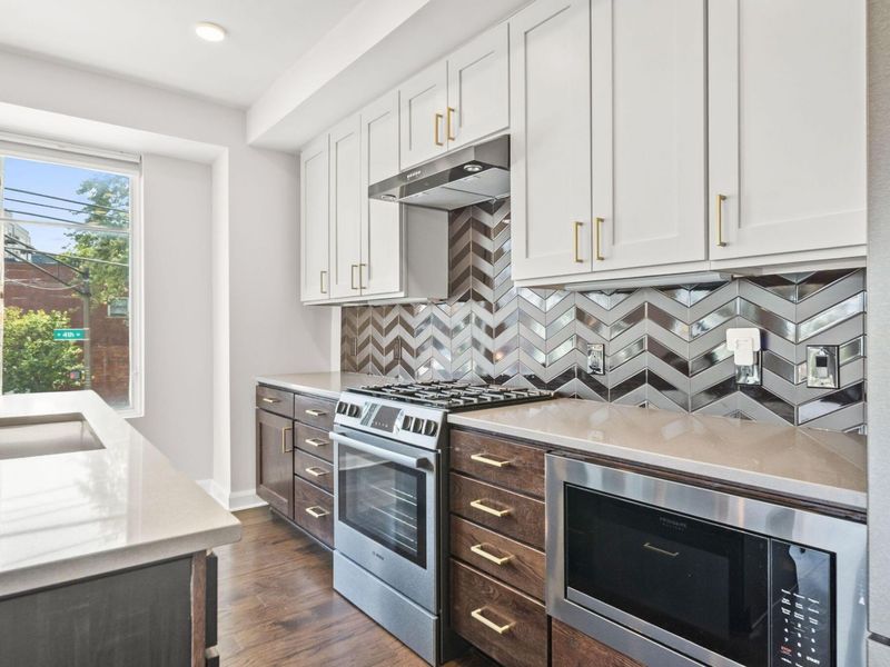 207 E 5th Avenue , Columbus, OH 43201 Photo 10