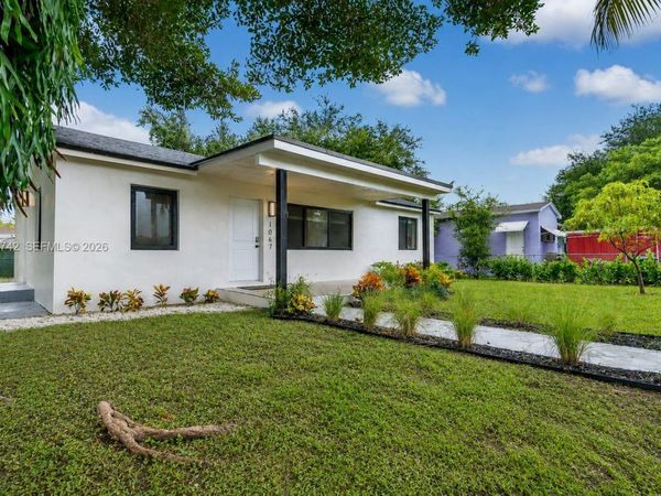 1067 NW 101st St , Miami, FL 33150