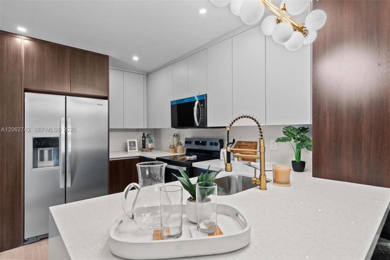 1067 NW 101st St, Miami, FL 33150 Photo