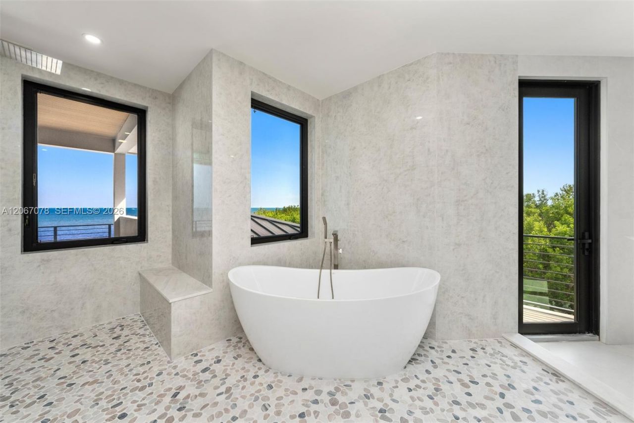 2405 Coco Plum Dr, Marathon, FL 33050 Photo