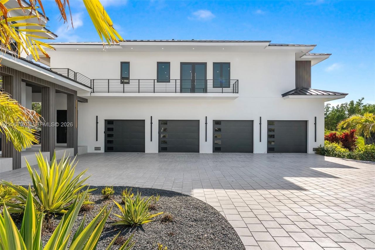 2405 Coco Plum Dr, Marathon, FL 33050 Photo