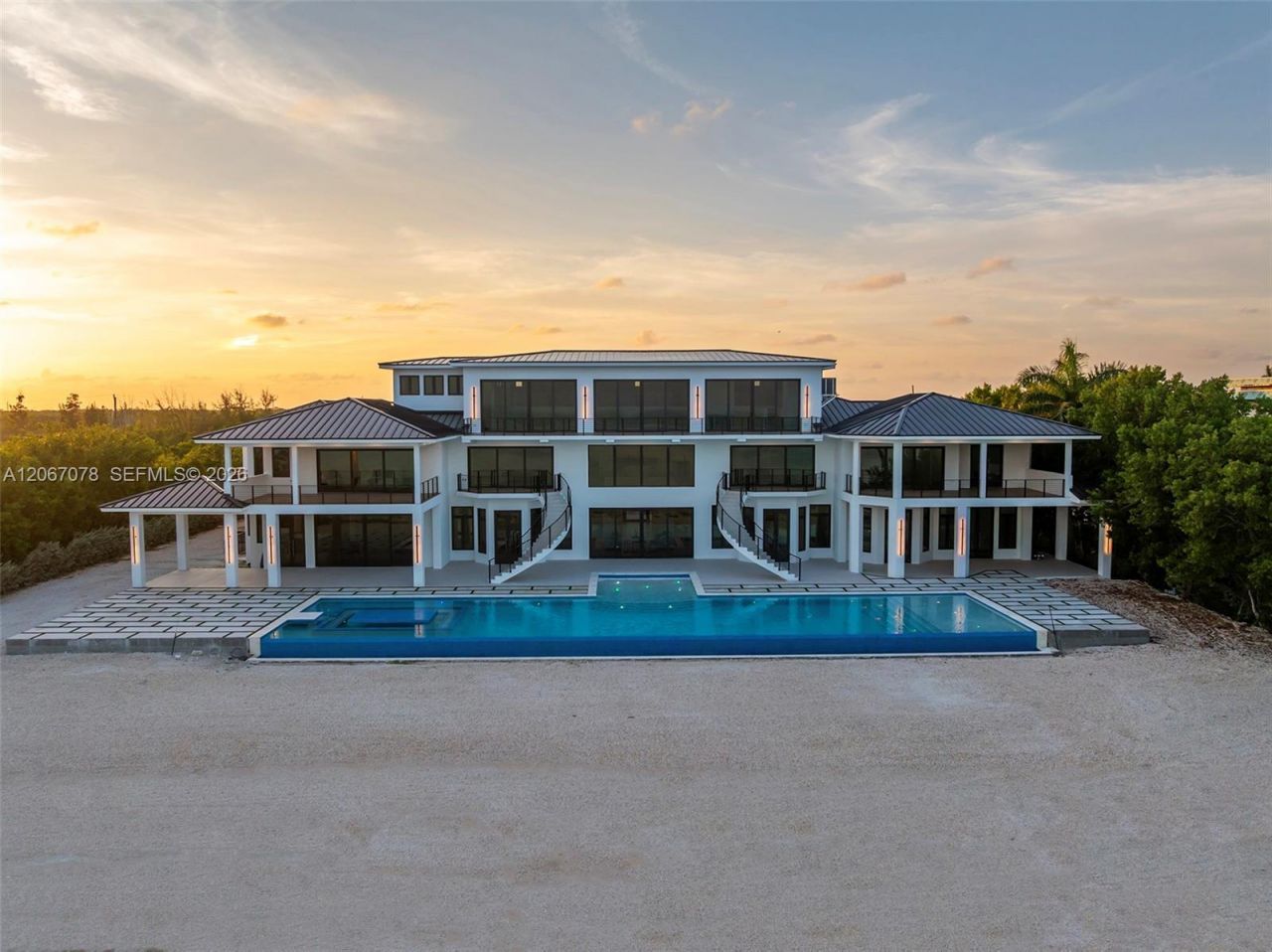 2405 Coco Plum Dr, Marathon, FL 33050 Photo