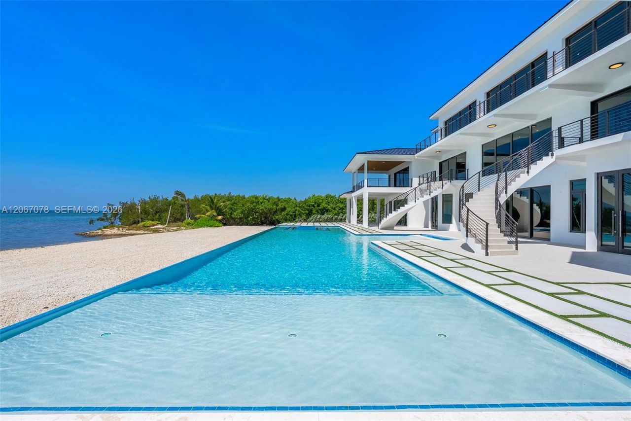 2405 Coco Plum Dr, Marathon, FL 33050 Photo