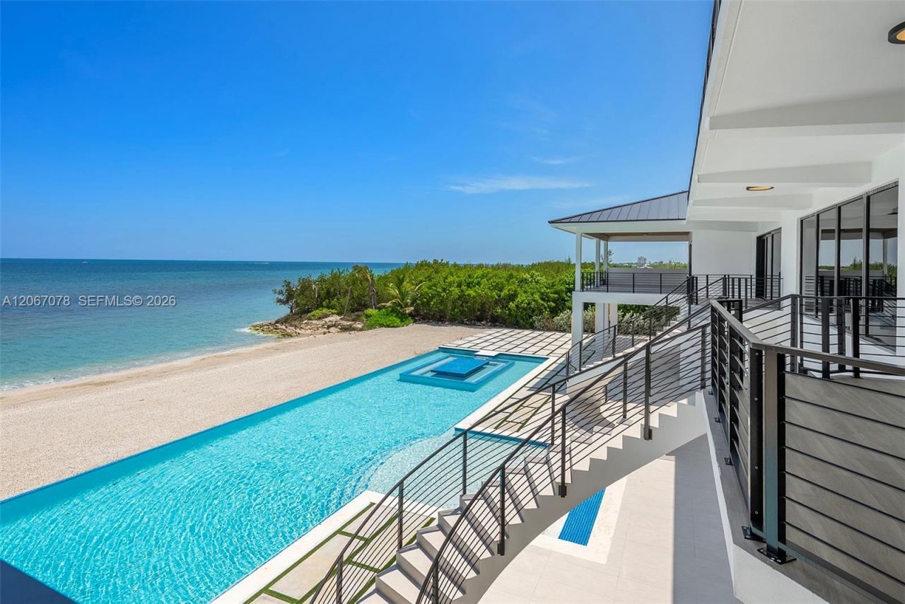 2405 Coco Plum Dr, Marathon, FL 33050 Photo