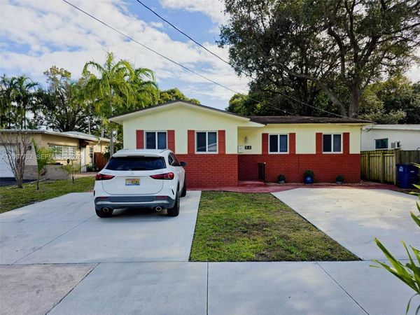 31 SW 8th St, Unit 1, Hallandale Beach, FL 33009