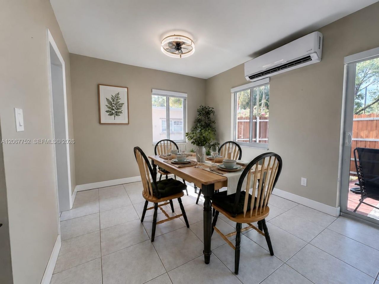 31 SW 8th St, Unit 1, Hallandale Beach, FL 33009 Photo
