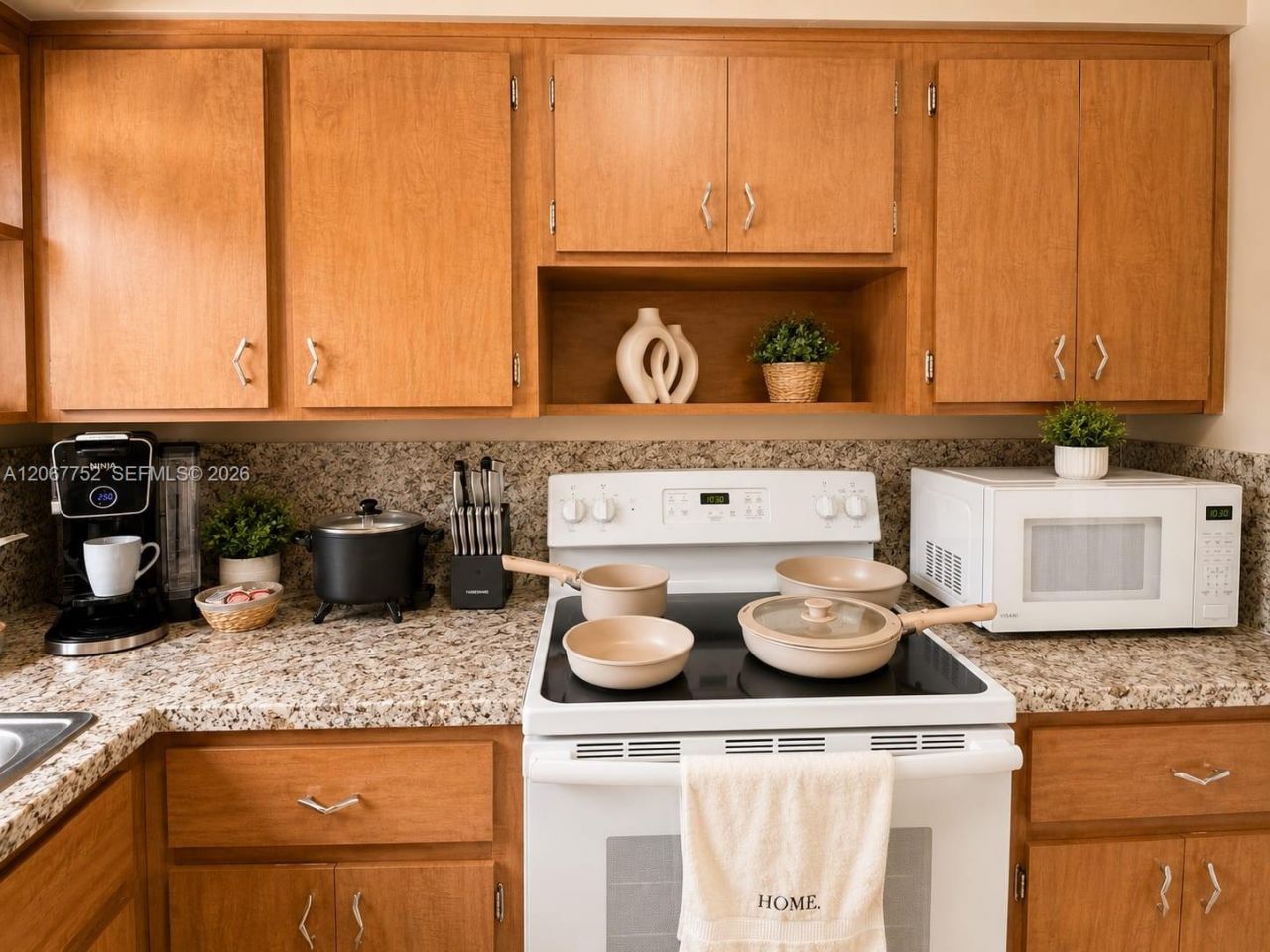 31 SW 8th St, Unit 1, Hallandale Beach, FL 33009 Photo
