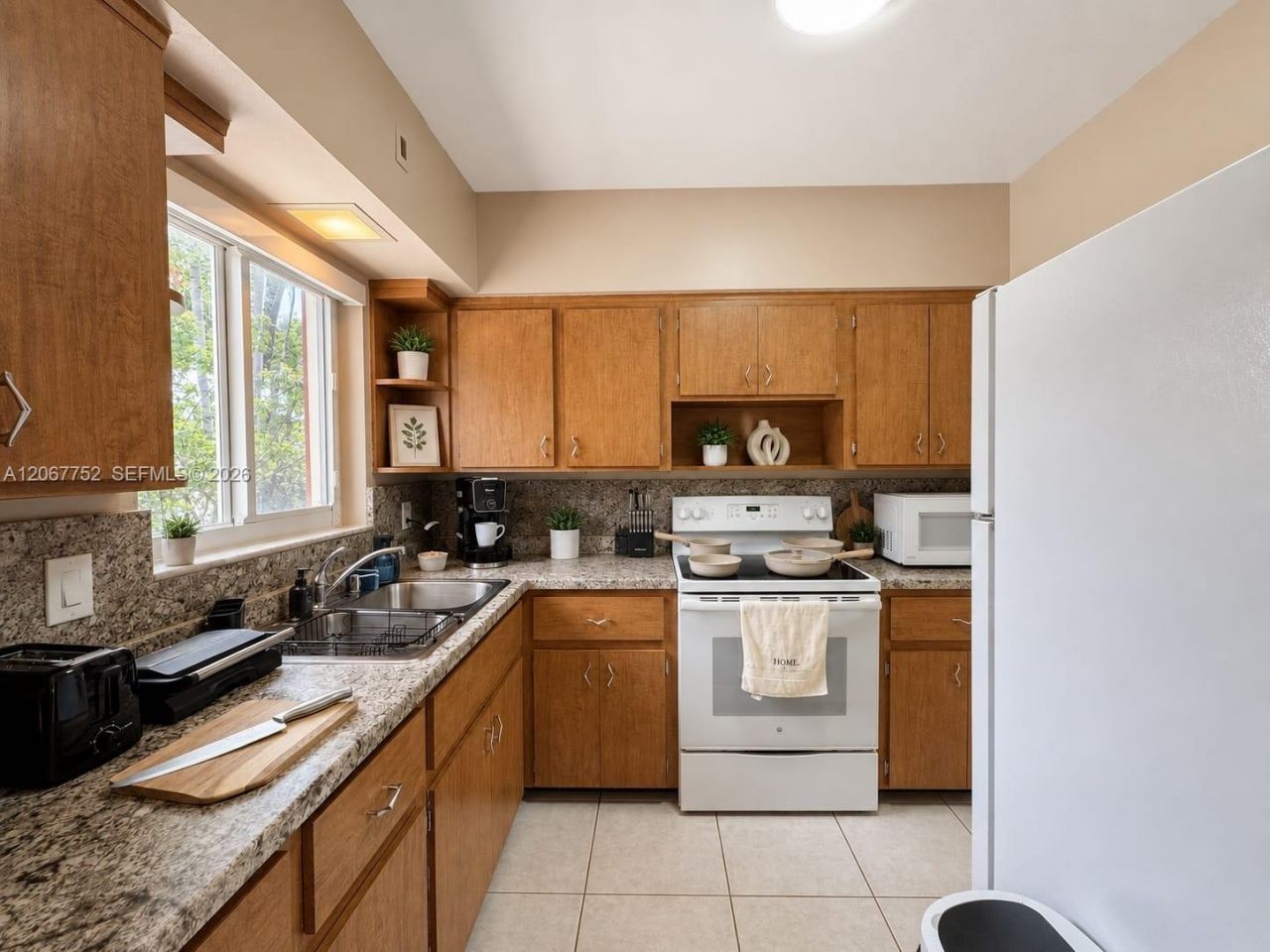 31 SW 8th St, Unit 1, Hallandale Beach, FL 33009 Photo