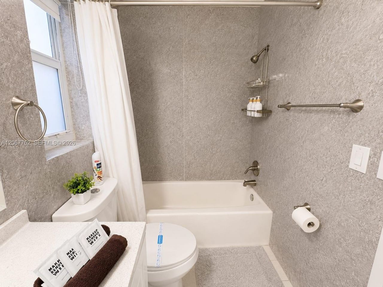31 SW 8th St, Unit 1, Hallandale Beach, FL 33009 Photo