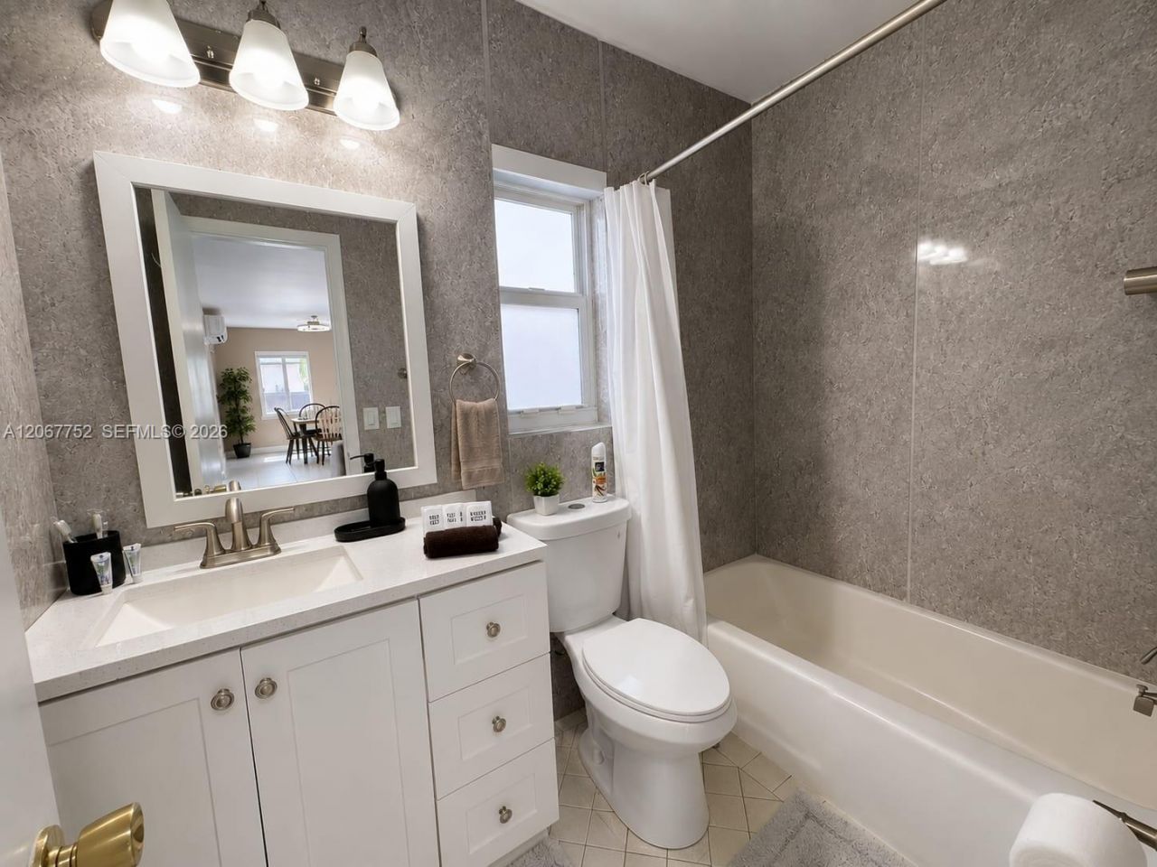 31 SW 8th St, Unit 1, Hallandale Beach, FL 33009 Photo