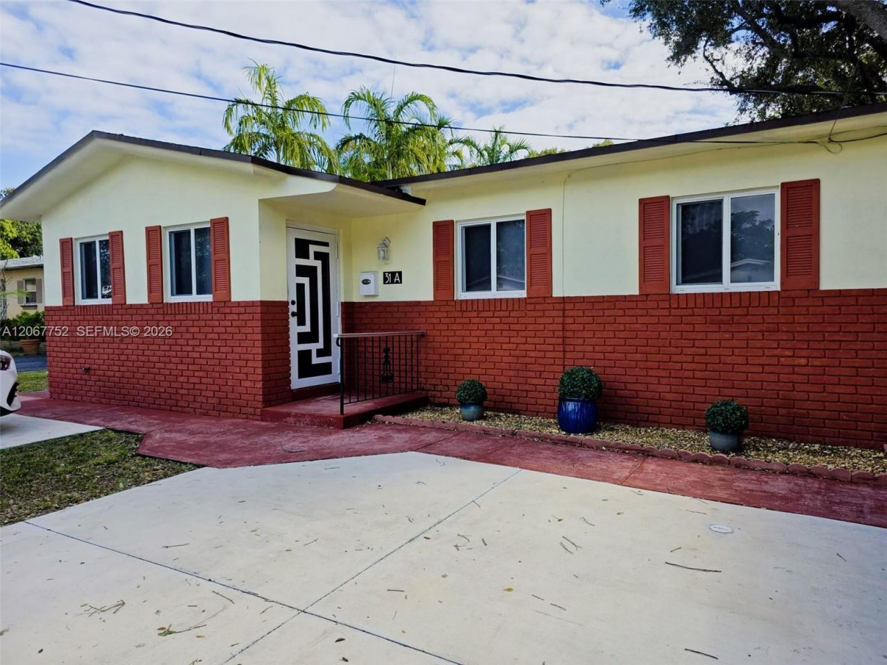 31 SW 8th St, Unit 1, Hallandale Beach, FL 33009 Photo