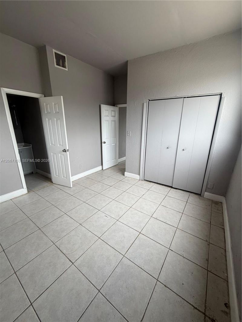 612 NW 2nd Ave, Unit 1, Hallandale Beach, FL 33009 Photo