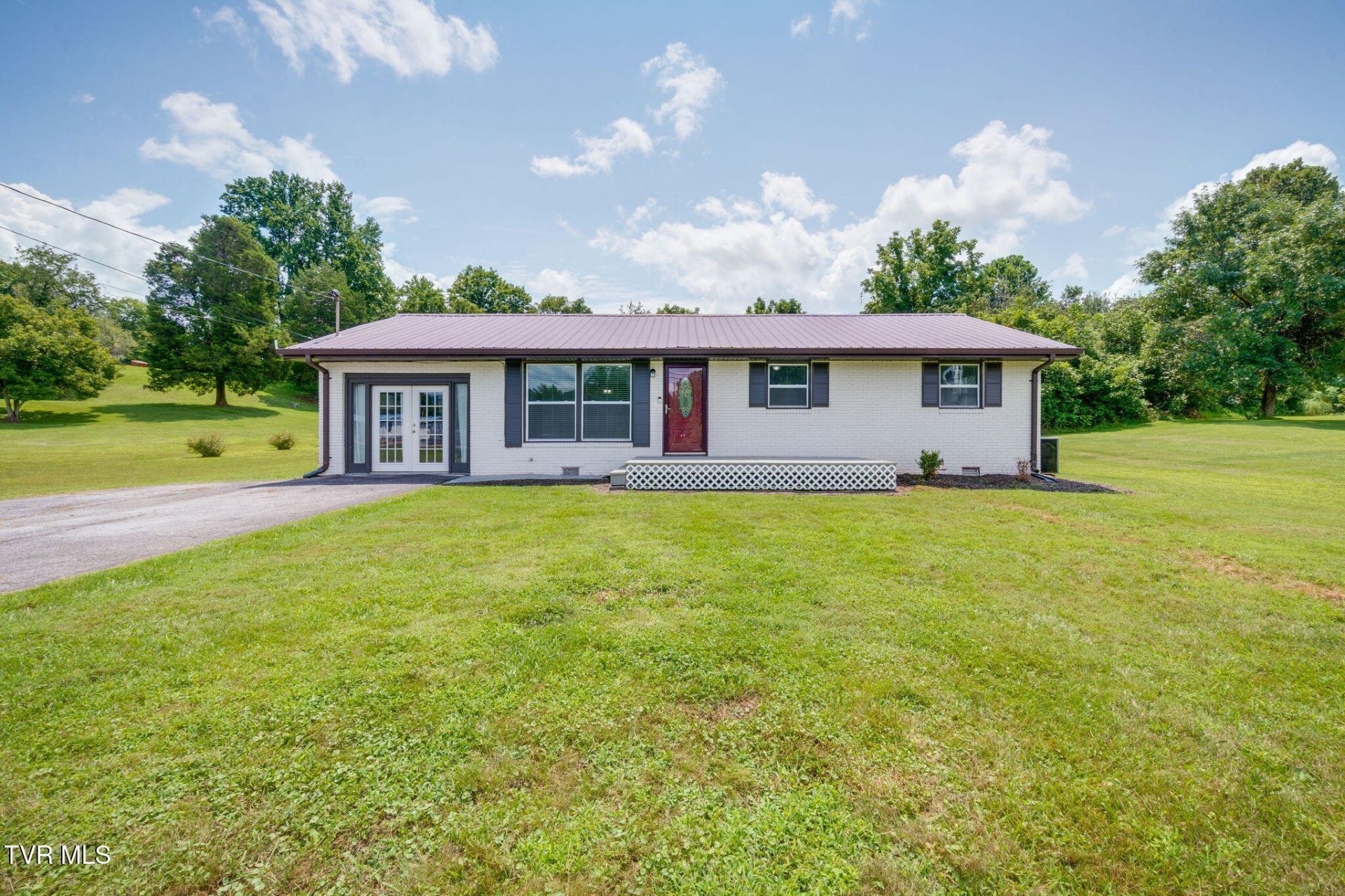 660 Way Cross Road Church Hill, TN 37642