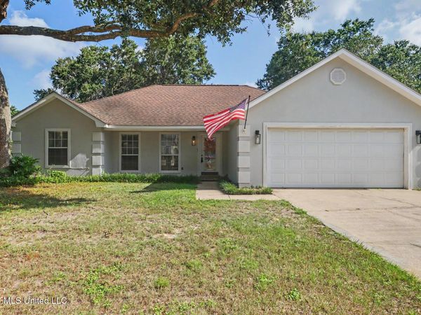 8408 Clamshell Avenue, Ocean Springs, MS 39564
