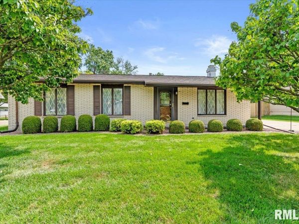 205 Deer Head Lane, Springfield, IL 62704