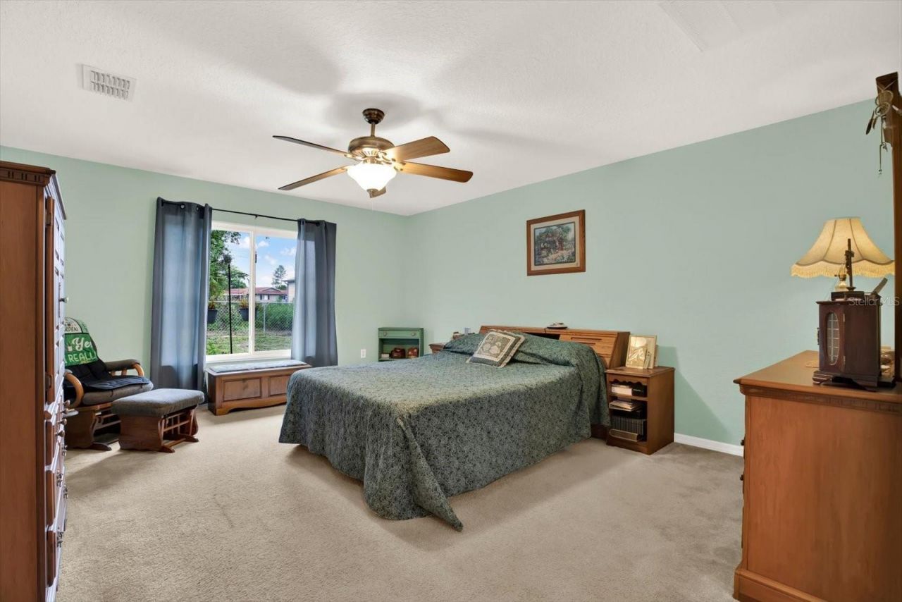 9086 Manchester Street, Spring Hill, FL 34606 Photo