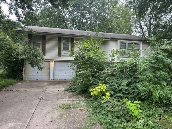 8301 E 133rd Street, Grandview, MO 64030