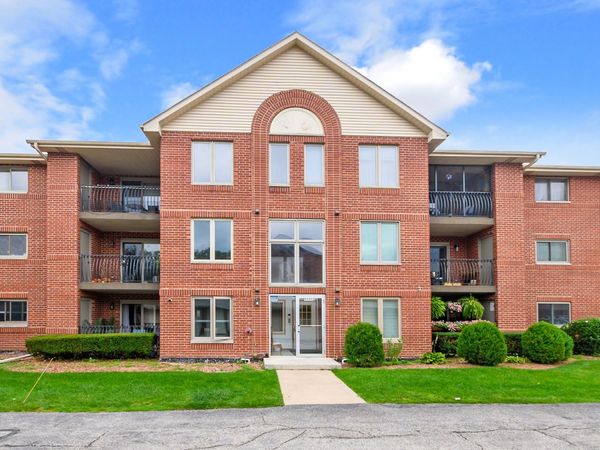 11112 E Cove Circle , Unit 3-2D, Palos Hills, IL 60465
