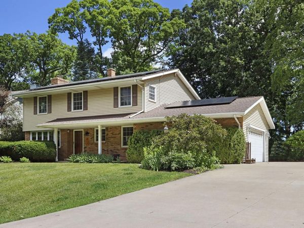 8715 108th AVENUE, Pleasant Prairie, WI 53158